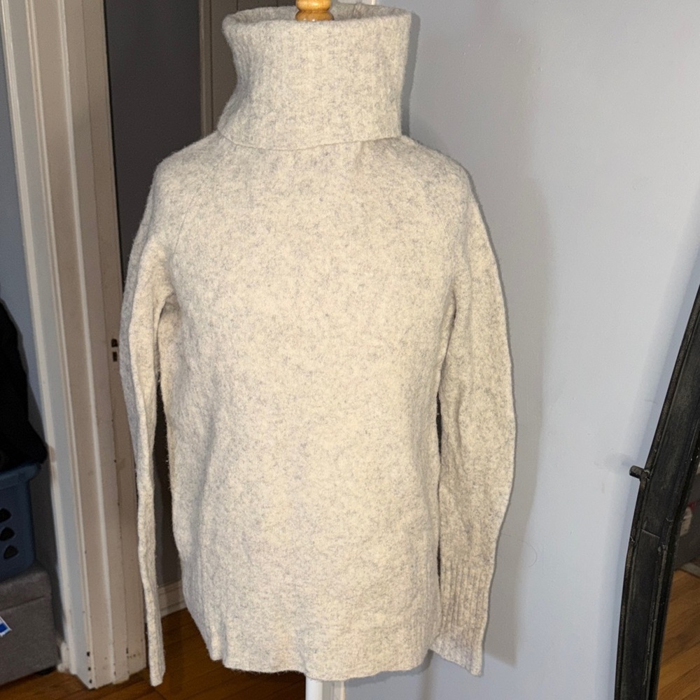 Aritzia Community Soft Gray Knit Turtleneck